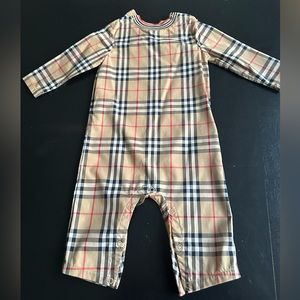 Worn once Unisex Burberry kids Jumpsuit 18 Month